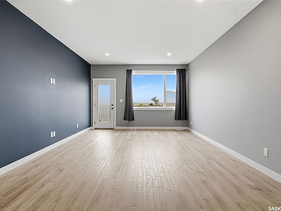 5th image of UNIT 5-3960 7th AVENUE E