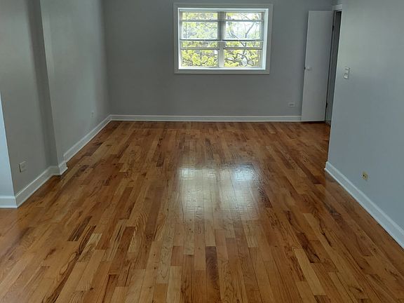 2nd image of 360 W Cortland St Floor 2