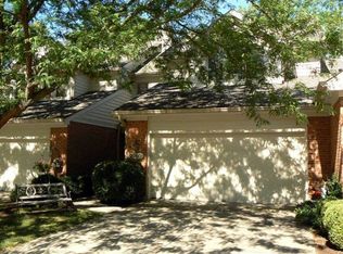 2060 Hallmark Ct, Wheaton, IL 60187