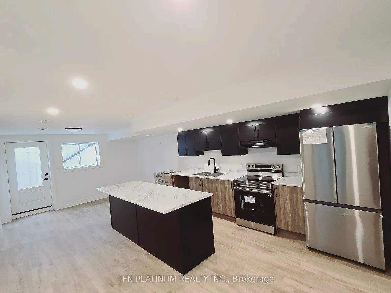 2 bed, $1,900 — Photo 2