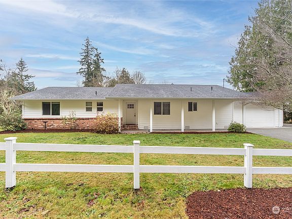 3rd image of 34685 Bridge View Drive NE