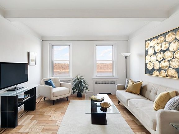 2nd image of 250 Cabrini Blvd APT 8H
