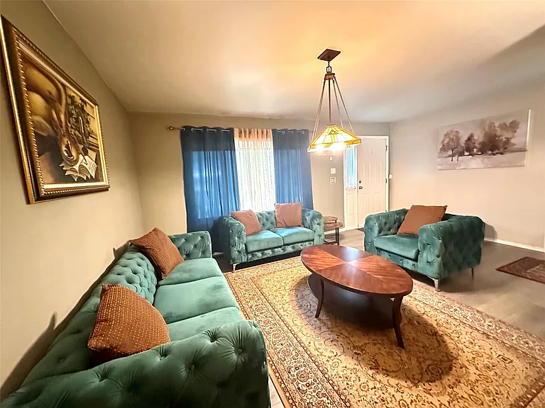 6942 Leslee Crest Dr — Photo 8