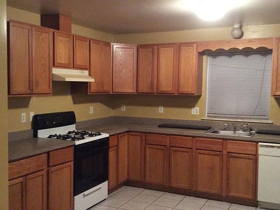 2nd image of 3 Gardner Ave #1