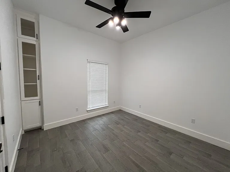 506 E Bryson Ave — Photo 6