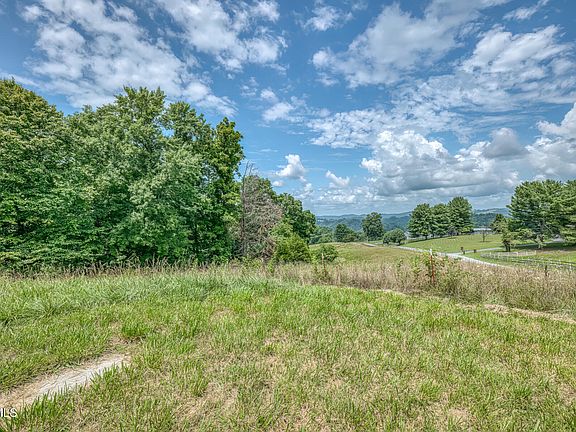 3rd image of 2083 Bundren Mountain Rd