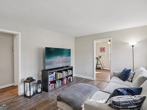 3rd image of 742 Fayetteville Rd SE