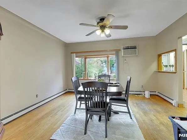 451 Wilfred Terrace image 9 of 21