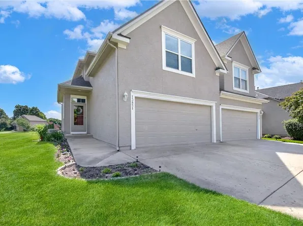 13851 S Acuff St, Olathe, KS 66062