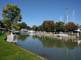 301 Riverdale Dr APT 8, Rocky River, OH