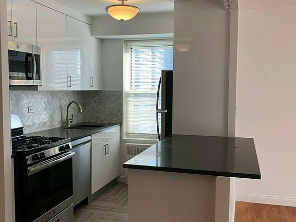 3rd image of 747 10th Ave APT 16B