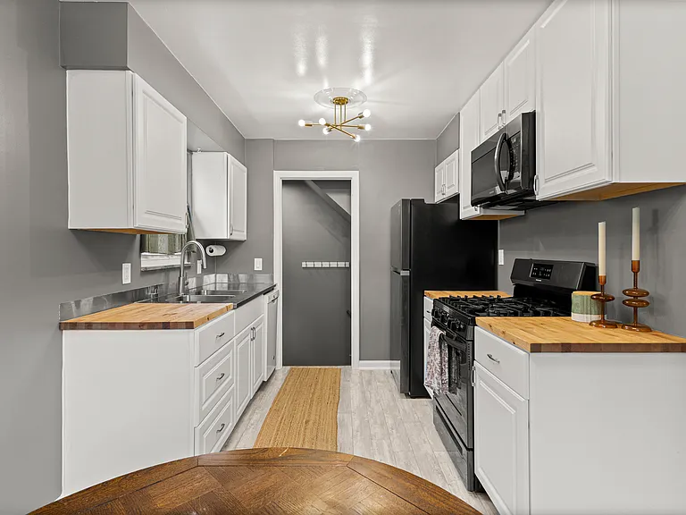 3230 Harding St — Photo 8