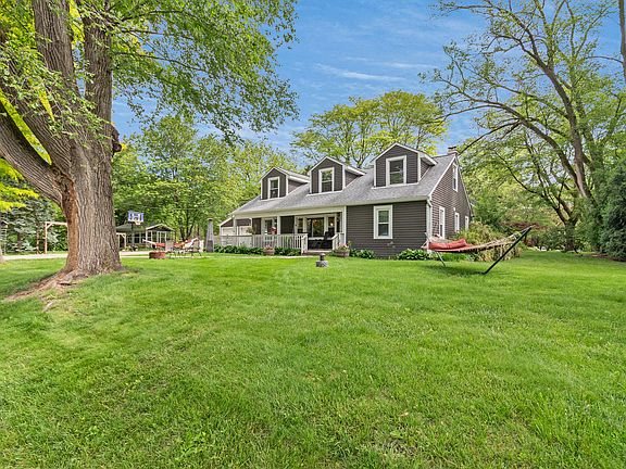3rd image of 7N307 Lawrence Ct