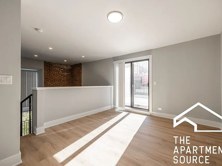 1214 N La Salle Dr #C5 — Photo 8