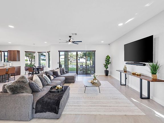 5th image of 10705 Aqua Court