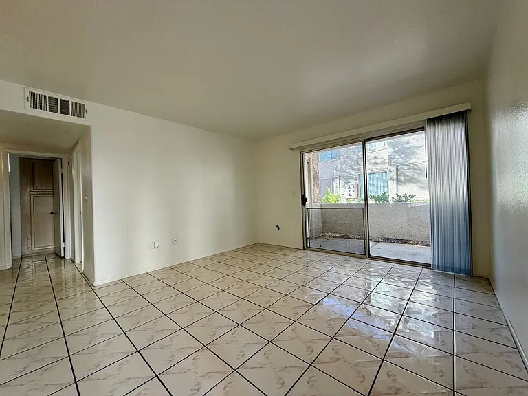 3131 Key Largo Dr #104 — Photo 5
