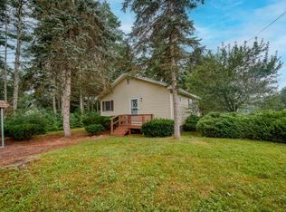 38 Wayne Dr, Weare, NH 03281