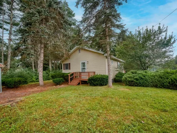 38 Wayne Drive, Weare, NH 03281