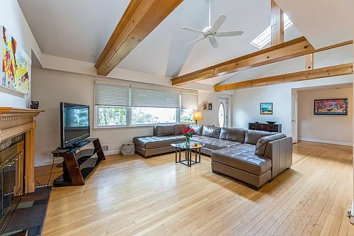 11 Maple St Photo 1