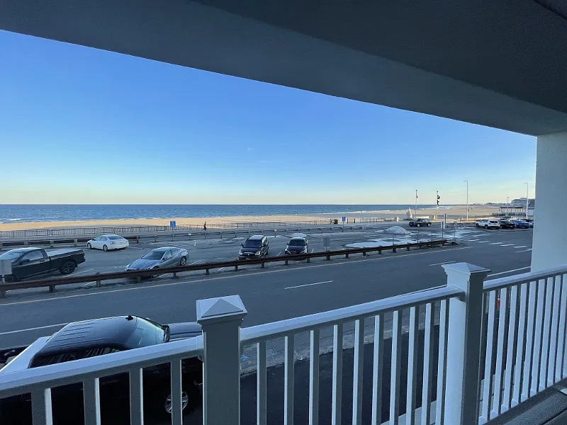 2 bed, 780 sqft, $2,400 — Photo 3