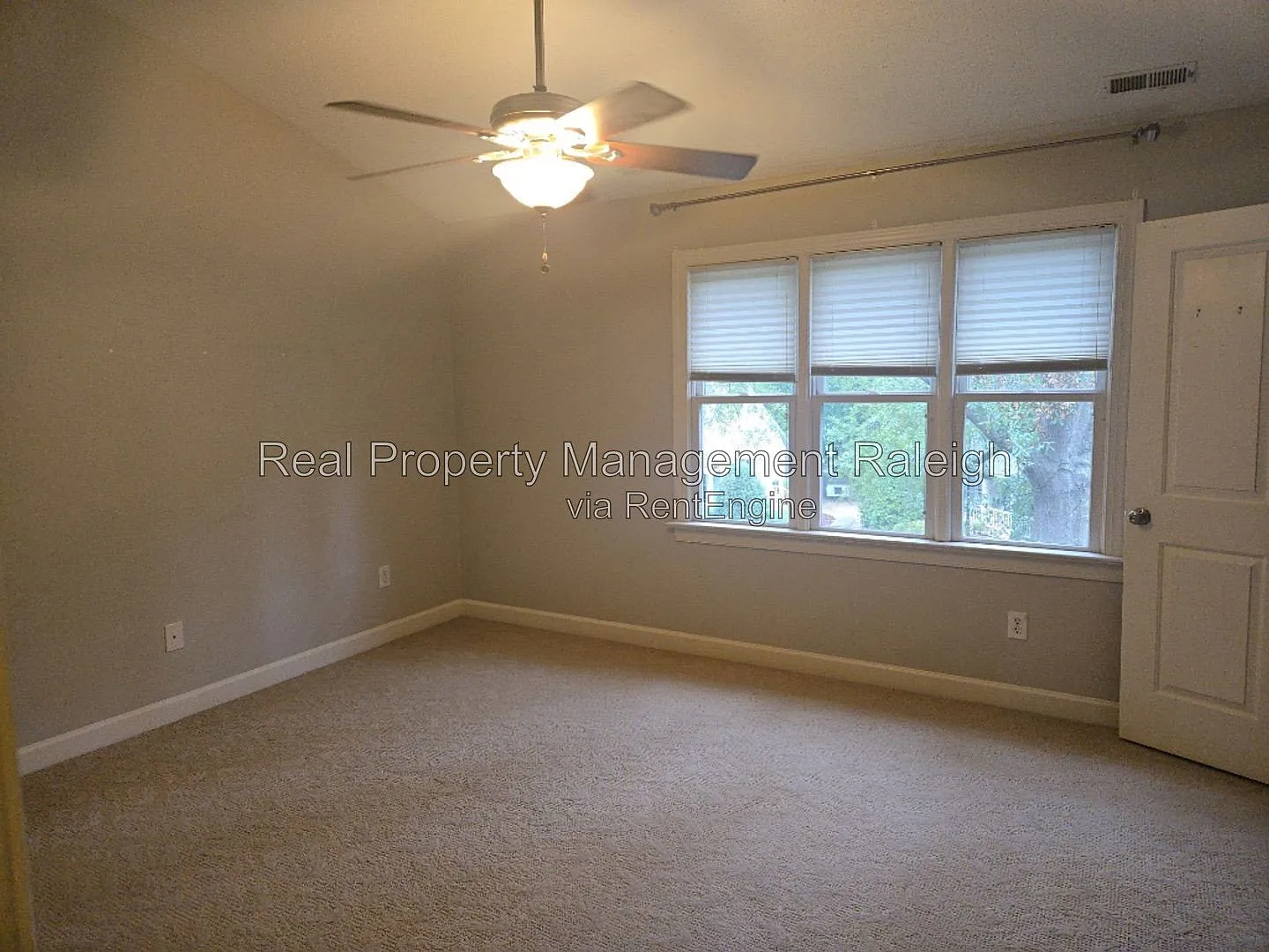2 bed, 2.5 bath, 1200 sqft, $1,700 — Photo 4