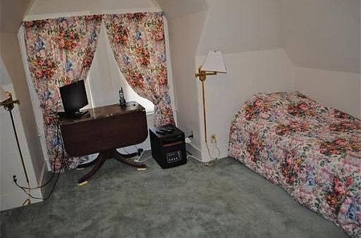 2nd image of 17 Montrose St #2