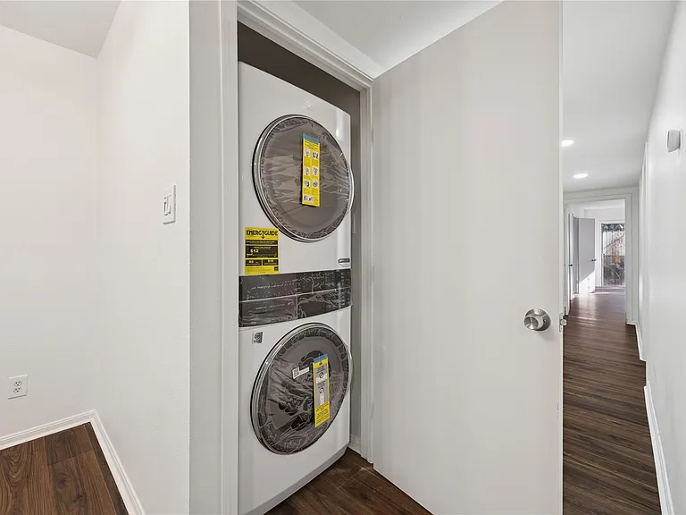 705 Harold St #2 — Photo 15