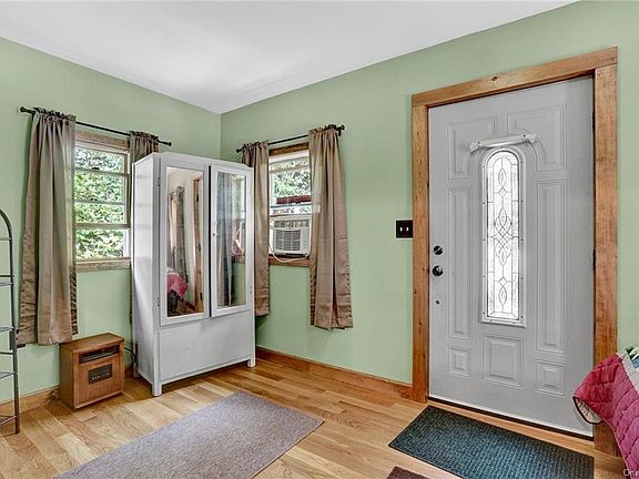 3rd image of 21 Chestnut St