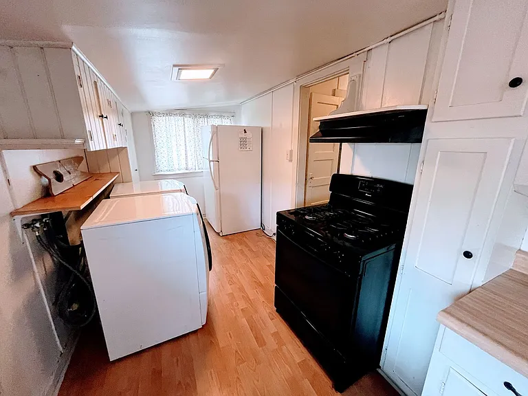 888 Turquoise St — Photo 3