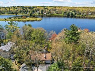 168 Marcel Dr, Dingmans Ferry, PA 18328