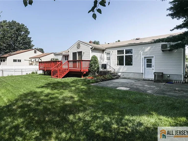 10 Eardley Rd — Photo 32