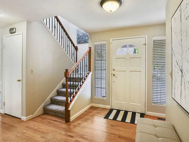 11302 SE 65th St — Photo 3