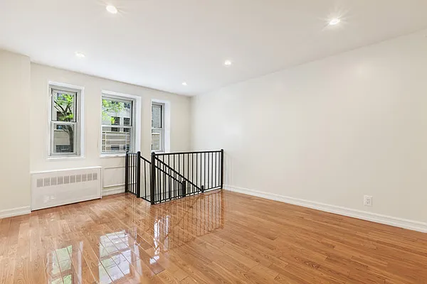 Rented by Compass | media 13