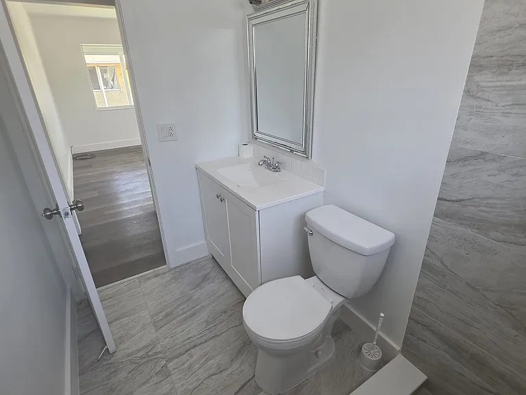 117 SE 2nd Ave #1 — Photo 3