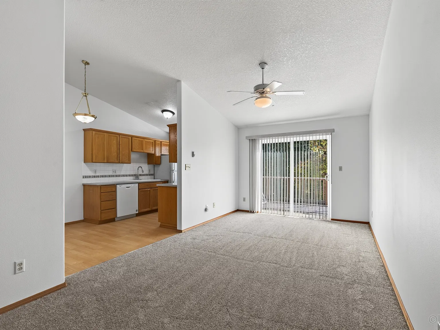 3 bed, 1160 sqft, $1,750 — Photo 3