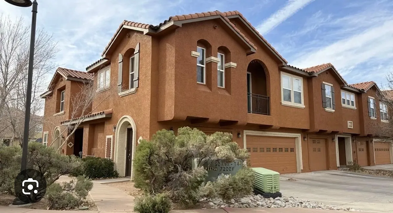 2 bed, 2.5 bath, 1723 sqft, $2,200 — Photo 2