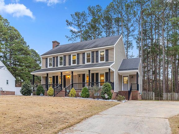 2nd image of 2211 Chelsea Dr NW