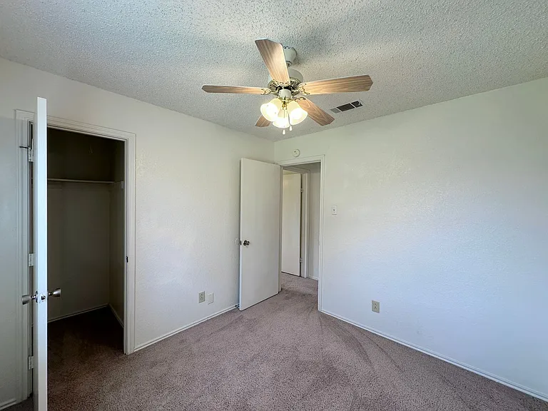 2312 Silverhill Dr — Photo 23
