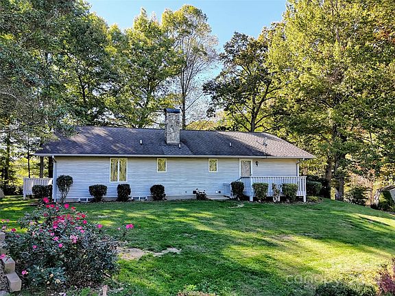 4th image of 64 McLean Ln