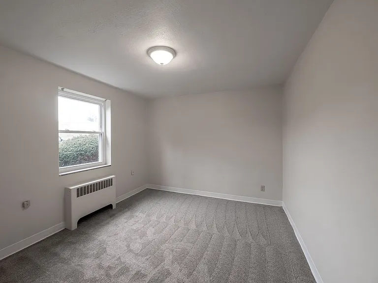 810 Perry Hwy — Photo 9