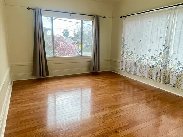 566 53rd St, Oakland, CA 94609