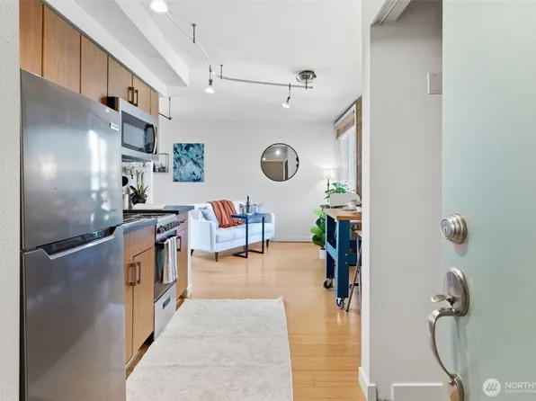 905 Cherry Street #306, Seattle, WA 98104