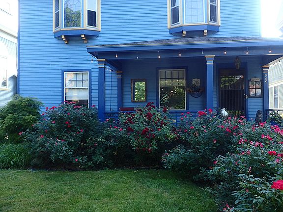 2nd image of 569 College Ave SE