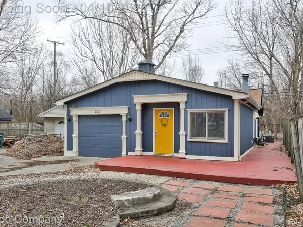 703 Gardenia Ave, Royal Oak, MI 48067