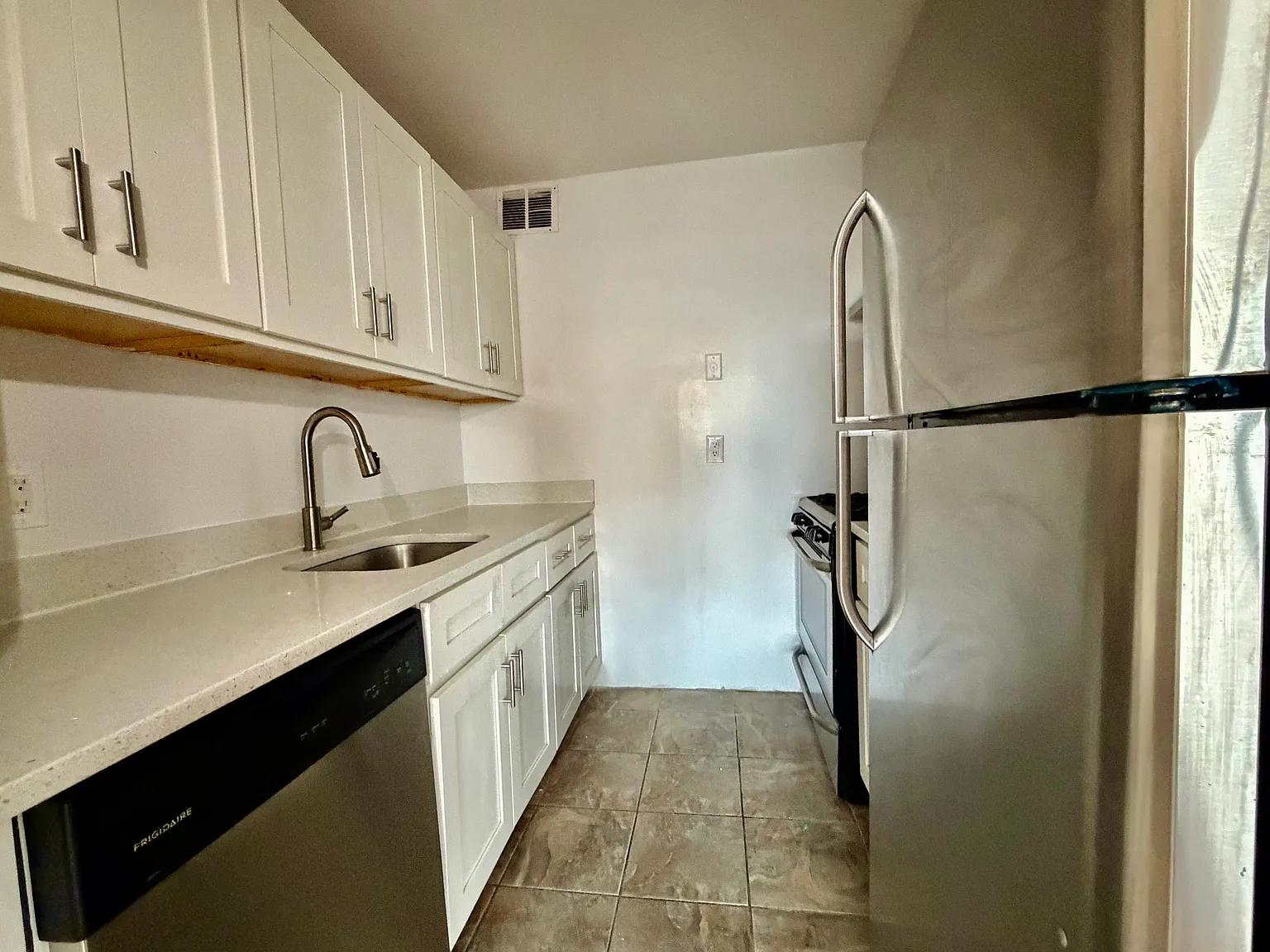 1 bed, 700 sqft, $2,500 — Photo 2