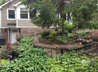 18 Walnut Ave, Setauket, NY 11733