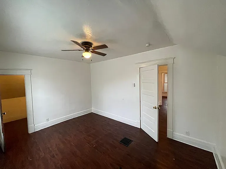 1837 10th Ave — Photo 12