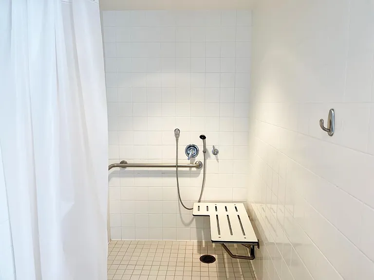 250 King St #438 — Photo 12