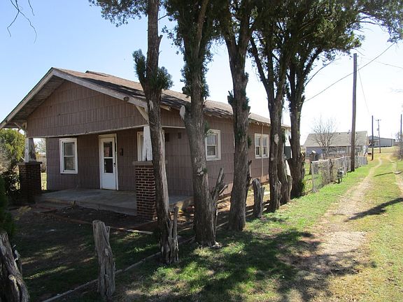2nd image of 106 E Magnolia Ave