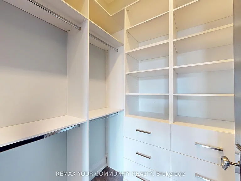 19 Blyth St — Photo 35